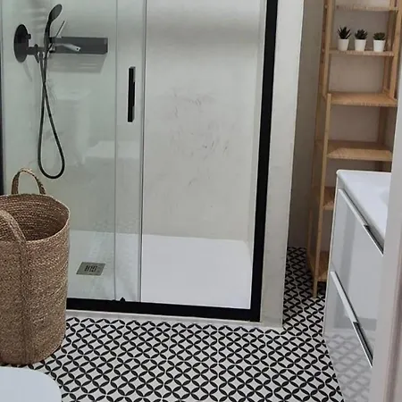 Large And Centrally Located In Puebla Lucia شقة *